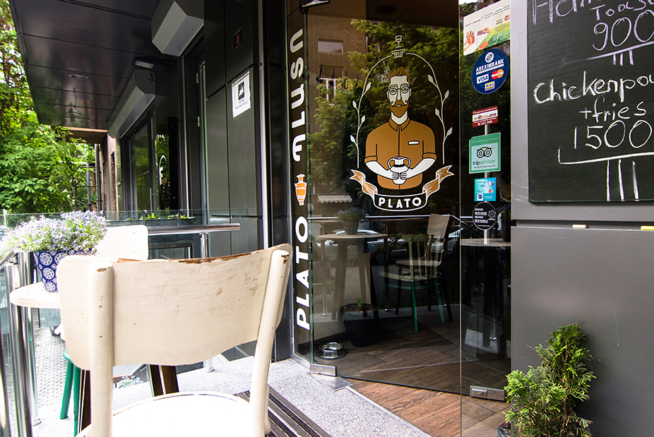 BRANDING OF PLATO CAFE